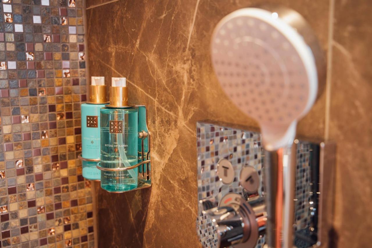 Harbour Suites Boutique Hotel 모니켄담 외부 사진